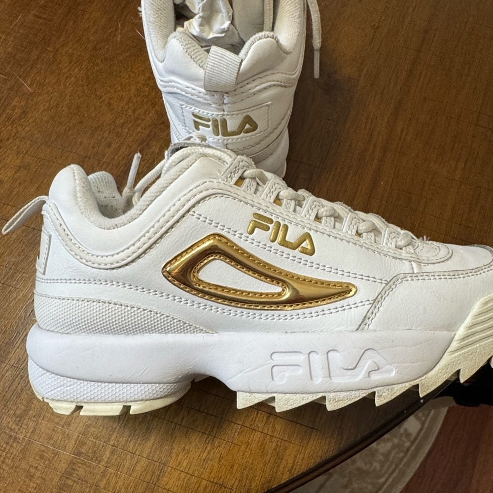Fila DISRUPTOR 2 Women’s Gold metallic & White Sneakers. Sz 6. - Picture 2 of 9
